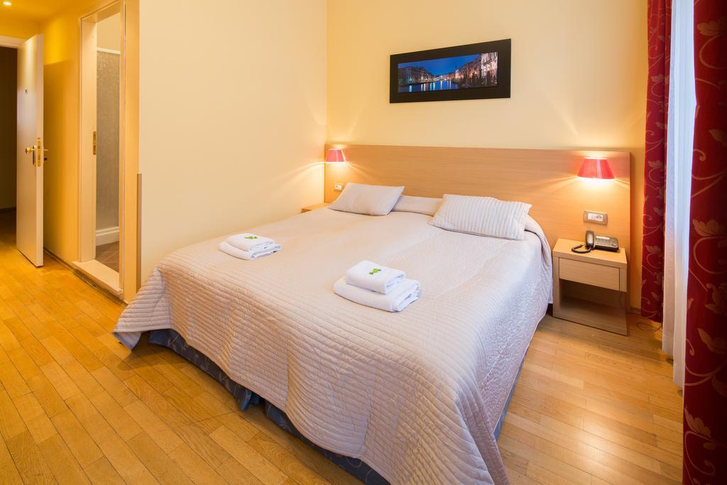 City Lounge Hotel Praga Quarto foto