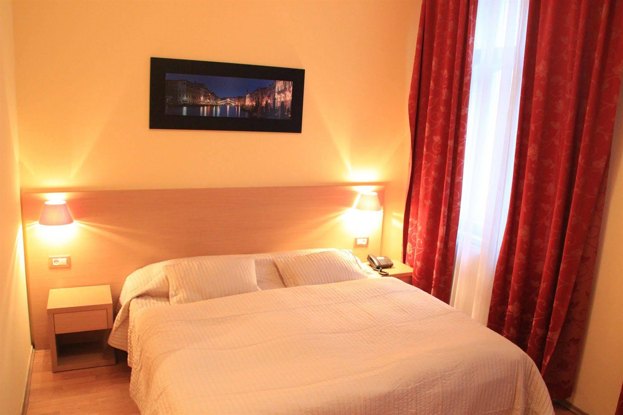 City Lounge Hotel Praga Exterior foto